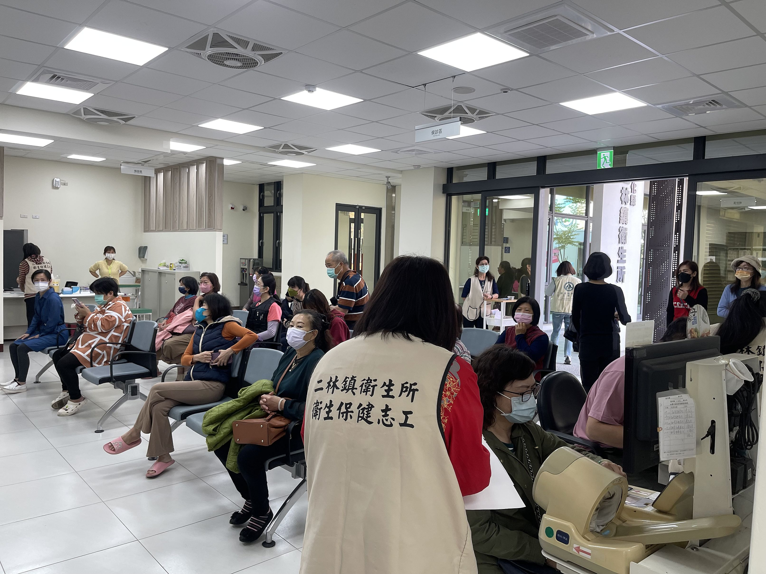 志工協助婦女癌症篩檢活動 相本