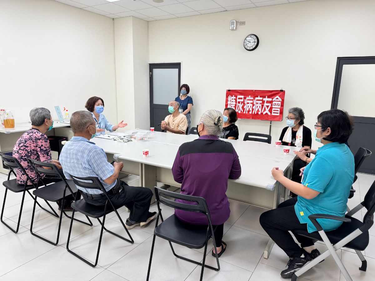 藉由團體相聚時間讓病友討論問題、知曉發生原因以提升行為改變之意願